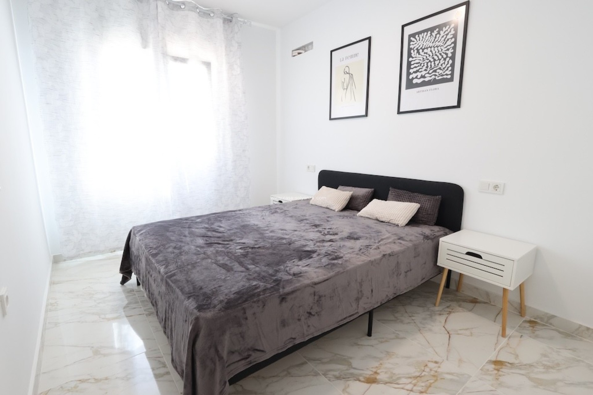 Resale - Villa - El Chaparral - Inland