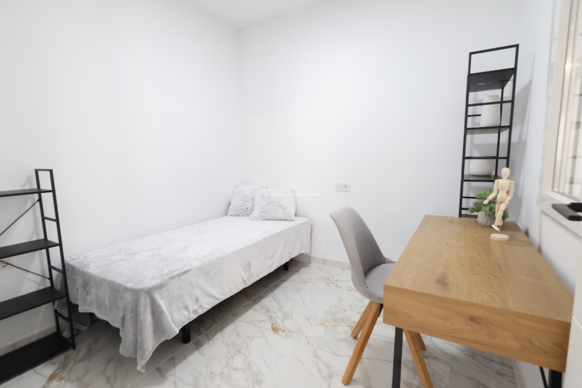 Resale - Villa - El Chaparral - Inland