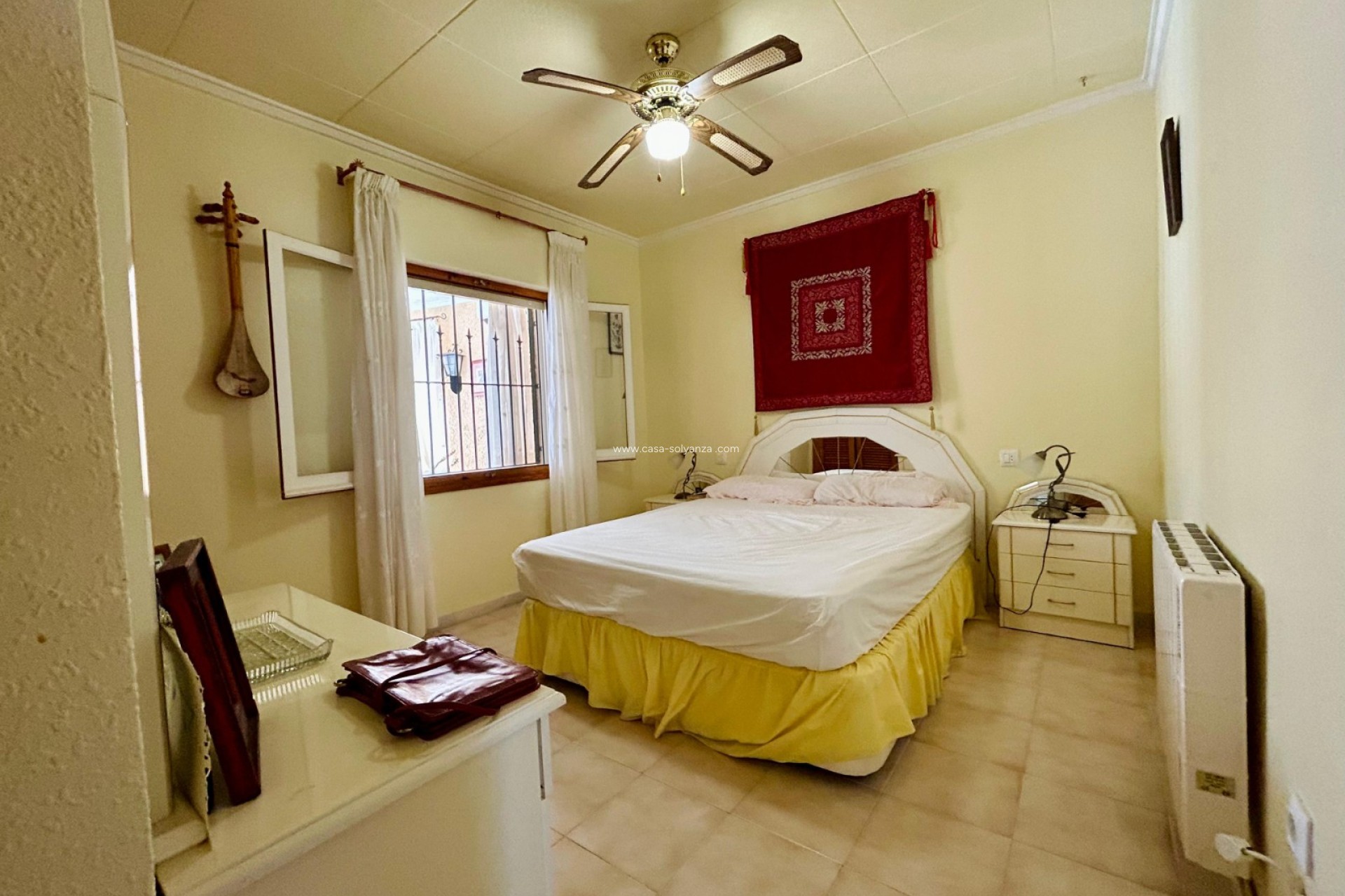 Resale - Villa - El Chaparral - Inland