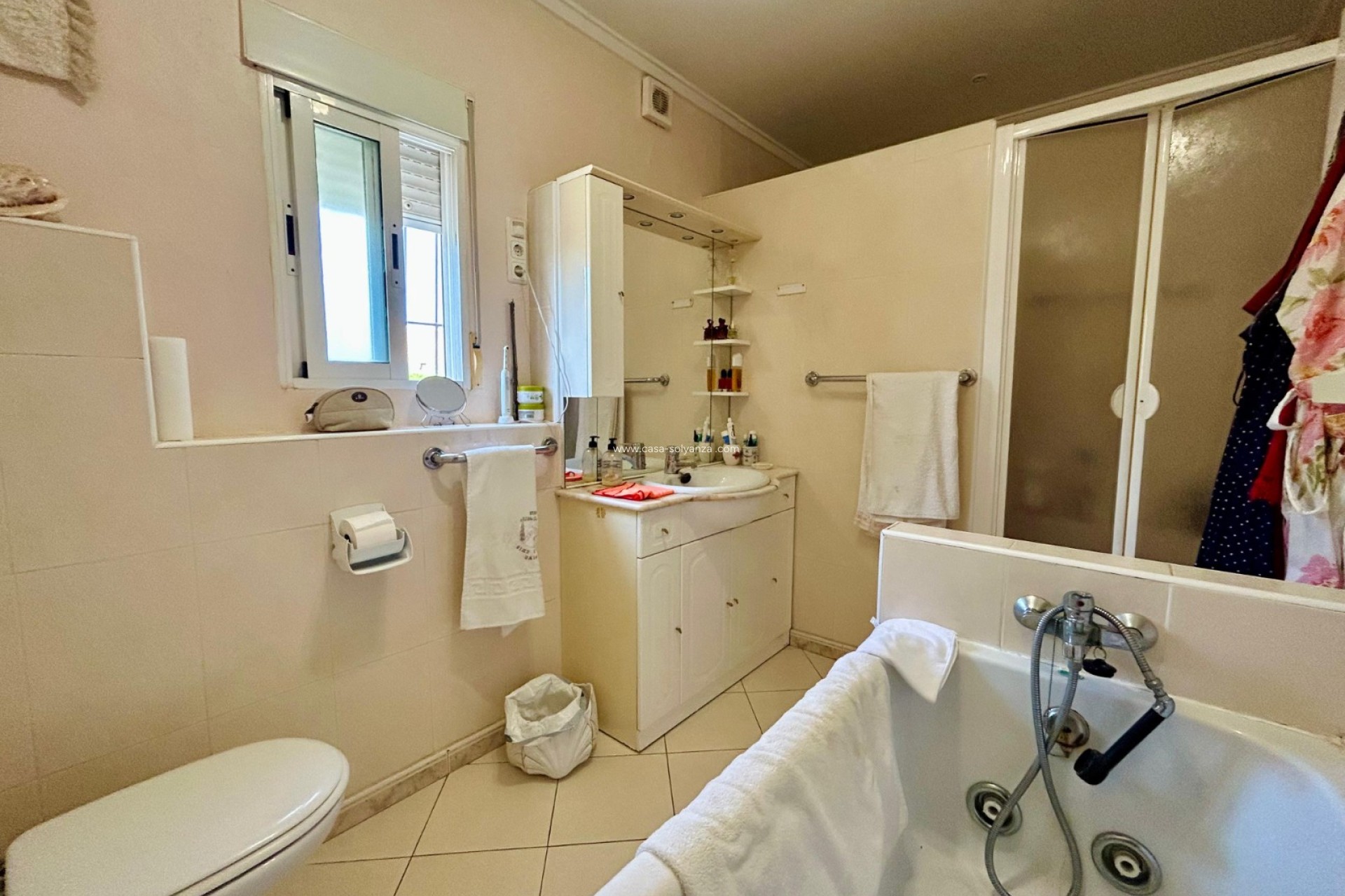 Resale - Villa - El Chaparral - Inland