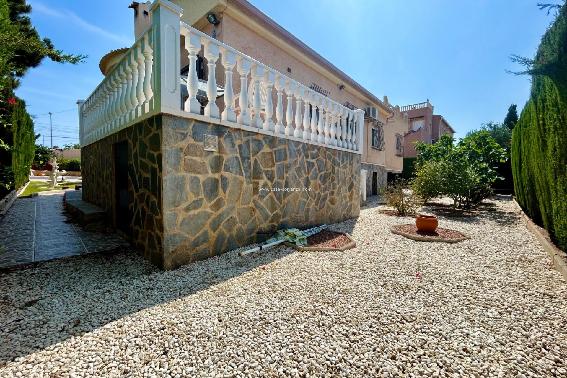 Resale - Villa - El Chaparral - Inland