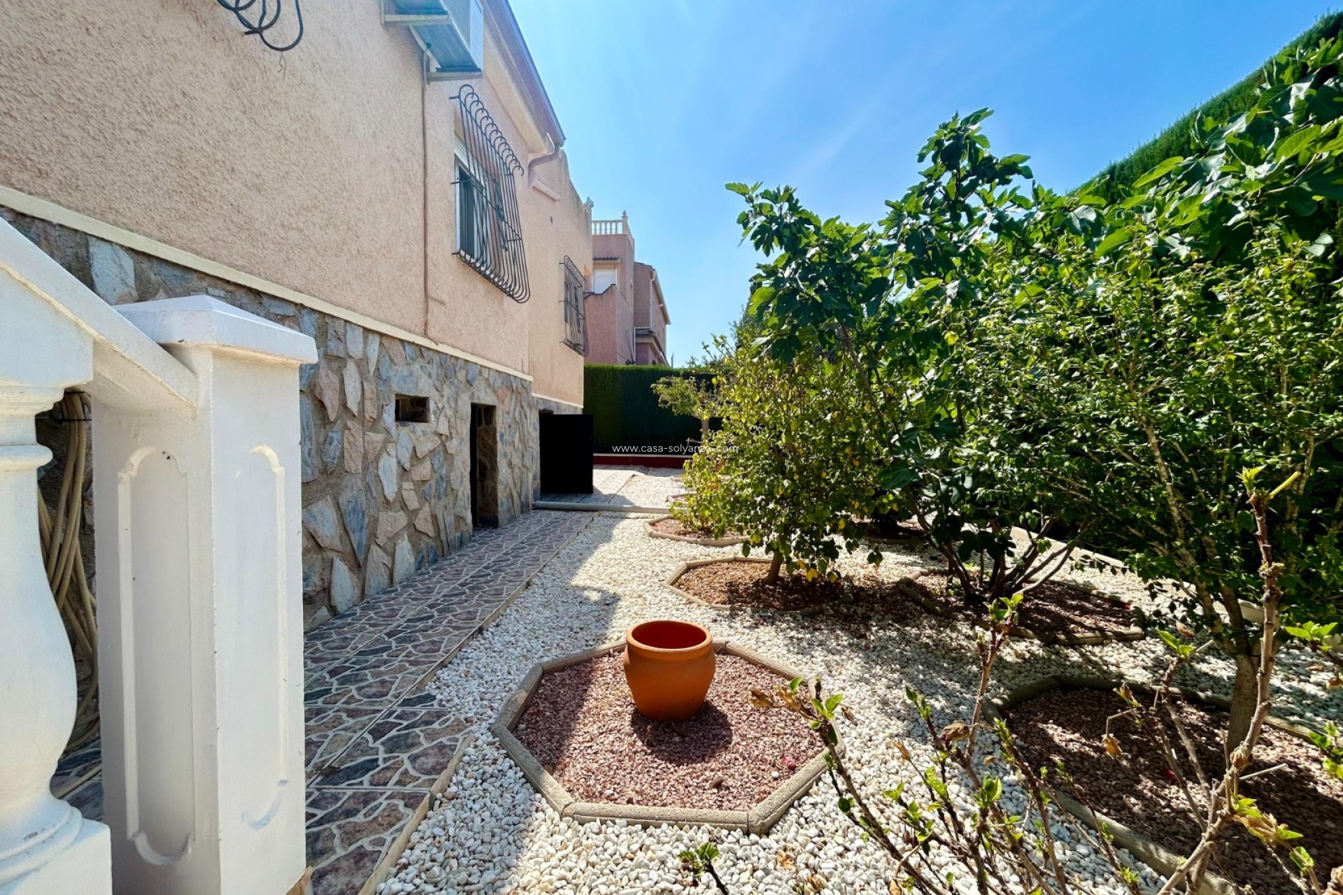 Resale - Villa - El Chaparral - Inland