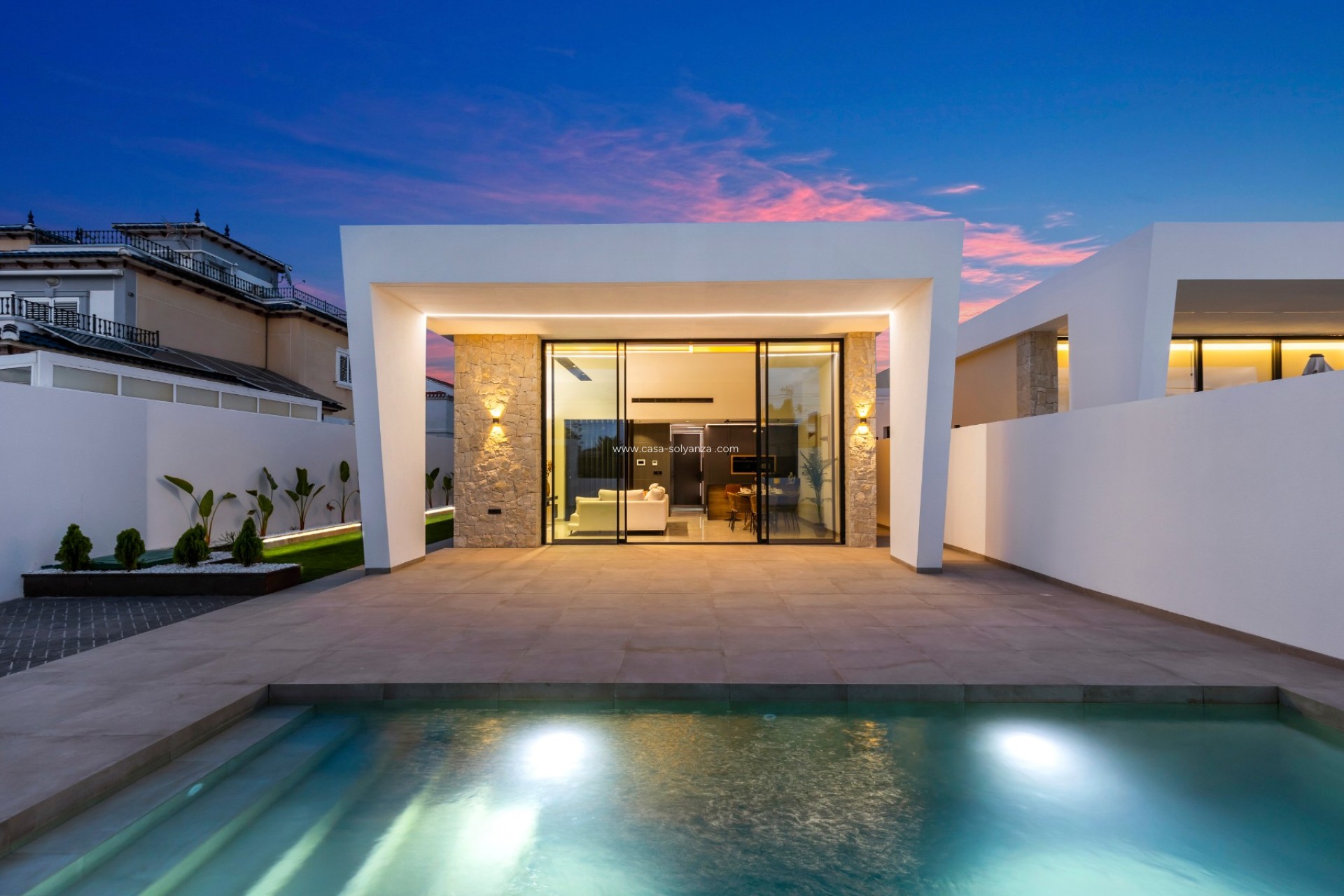 Resale - Villa - El Chaparral - Inland