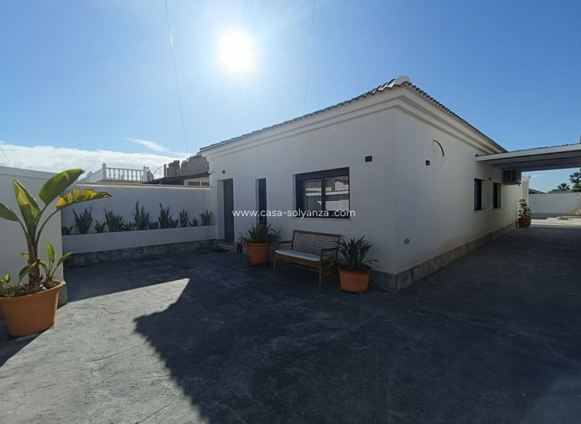 Resale - Villa - El Chaparral