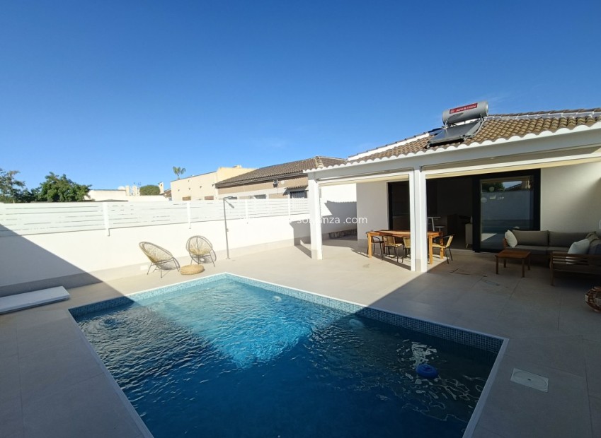Resale - Villa - El Chaparral