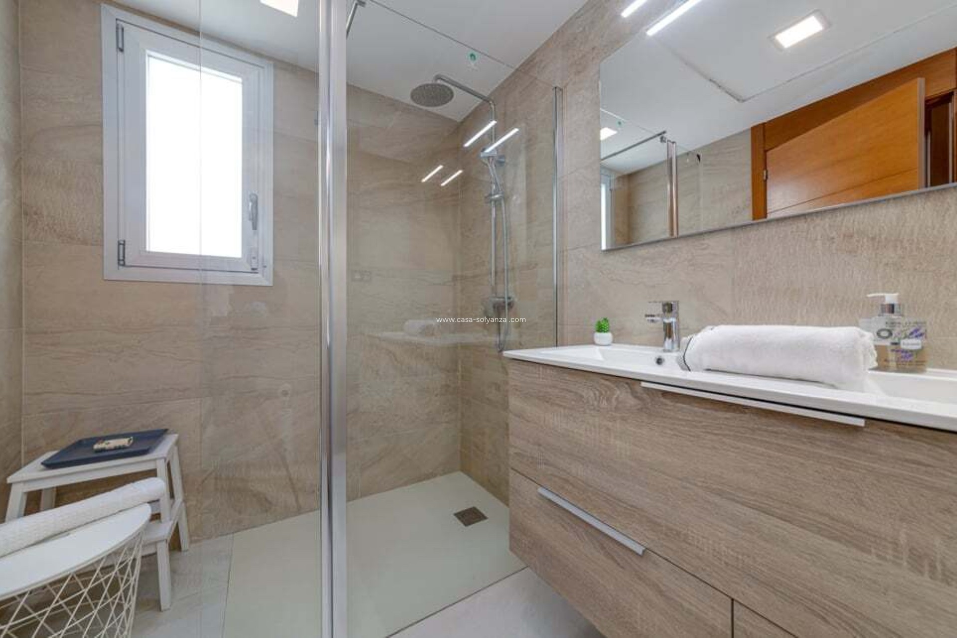 Resale - Villa - El Raso - Guardamar del Segura