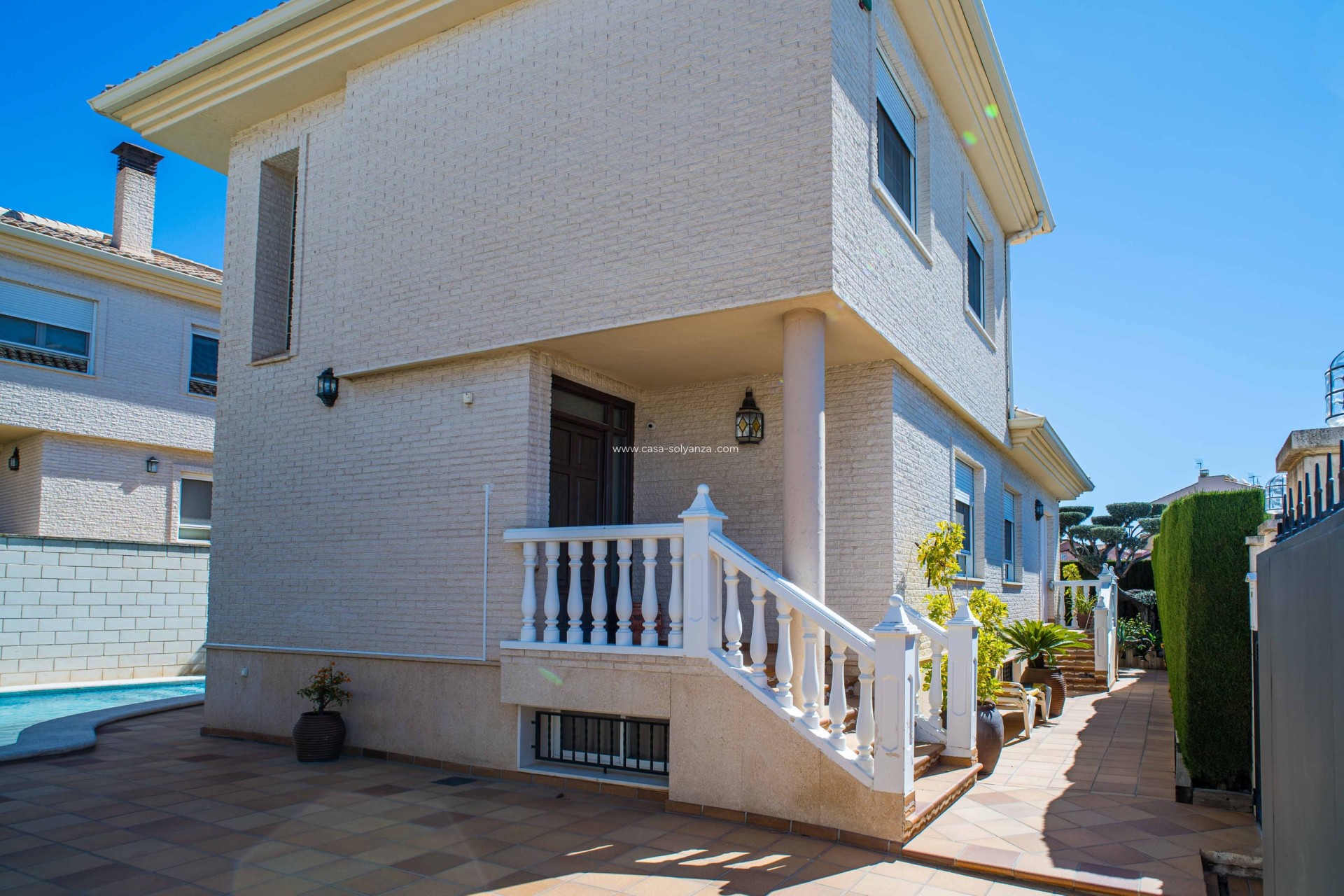 Resale - Villa - Elda