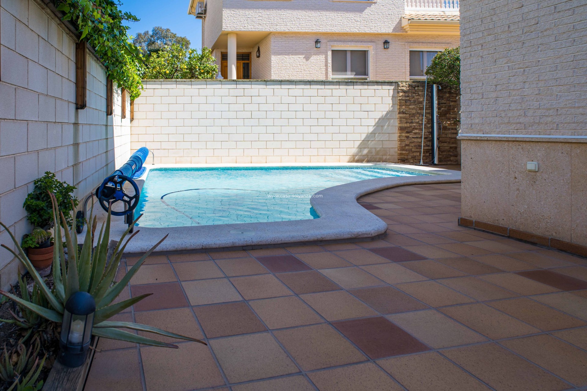 Resale - Villa - Elda