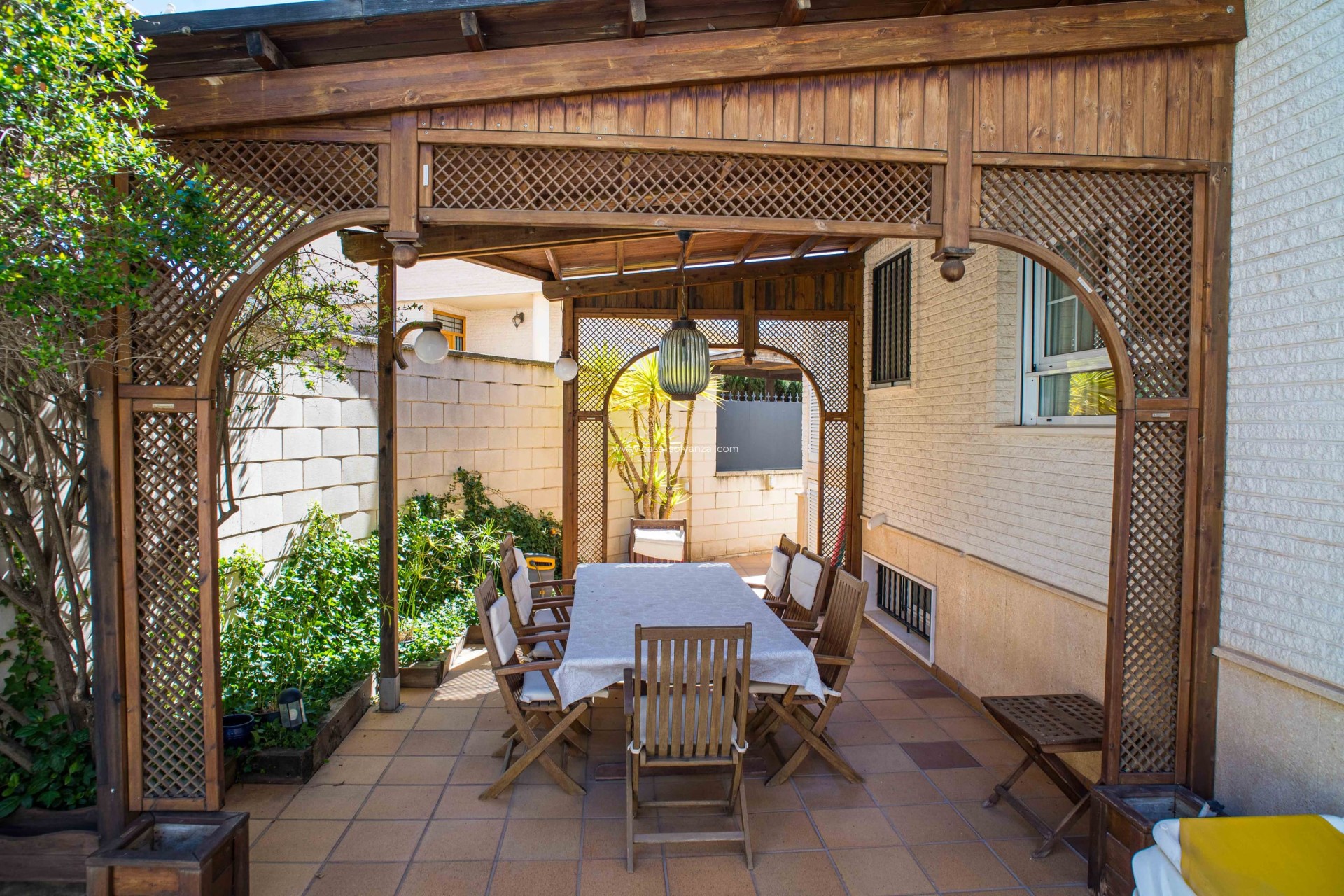 Resale - Villa - Elda