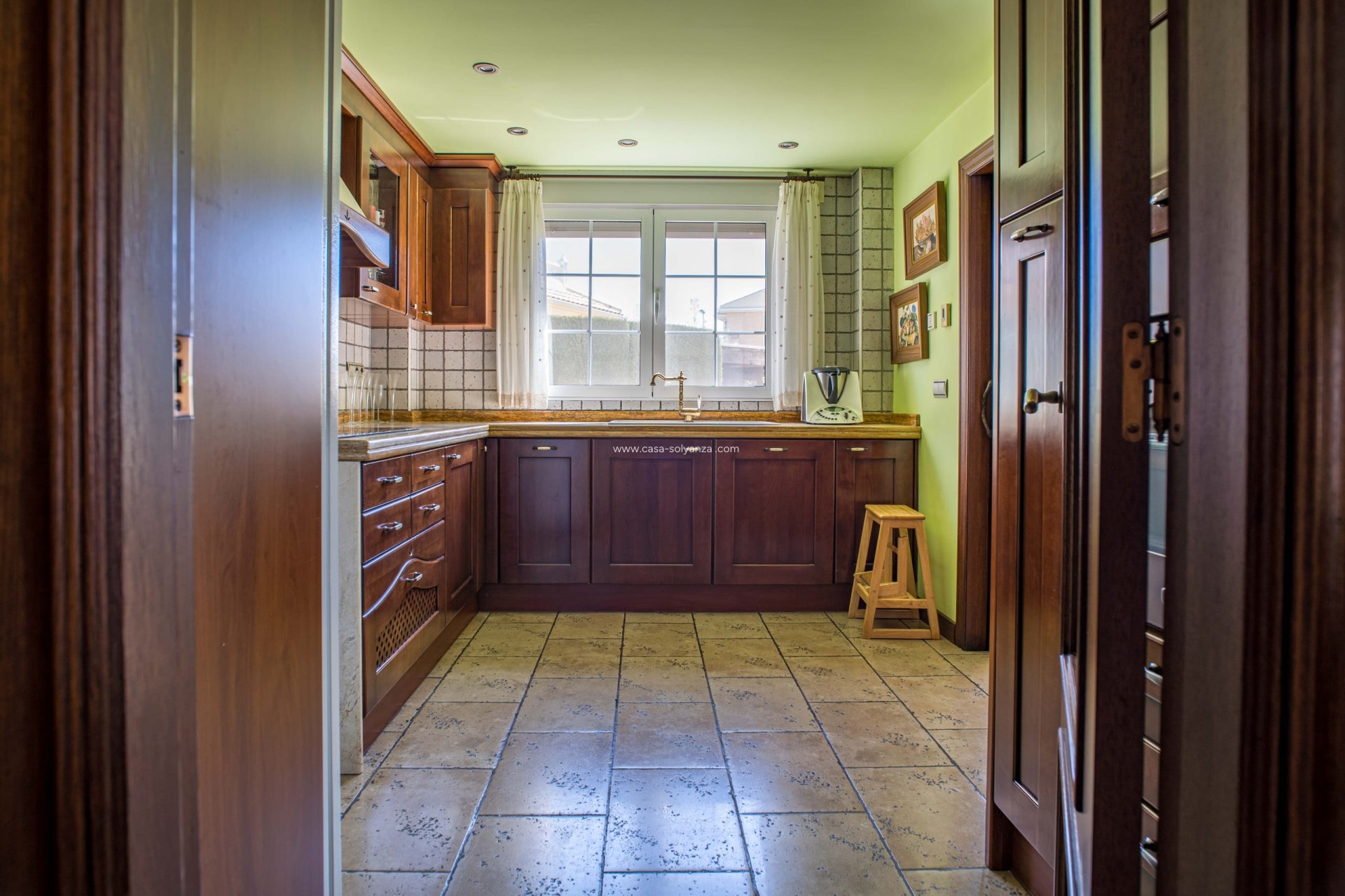 Resale - Villa - Elda