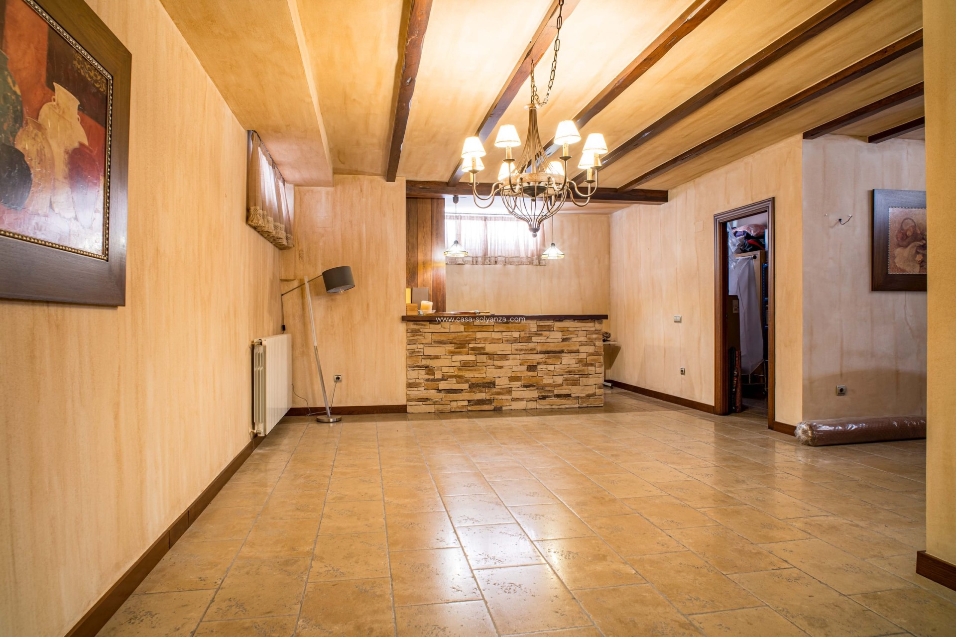 Resale - Villa - Elda