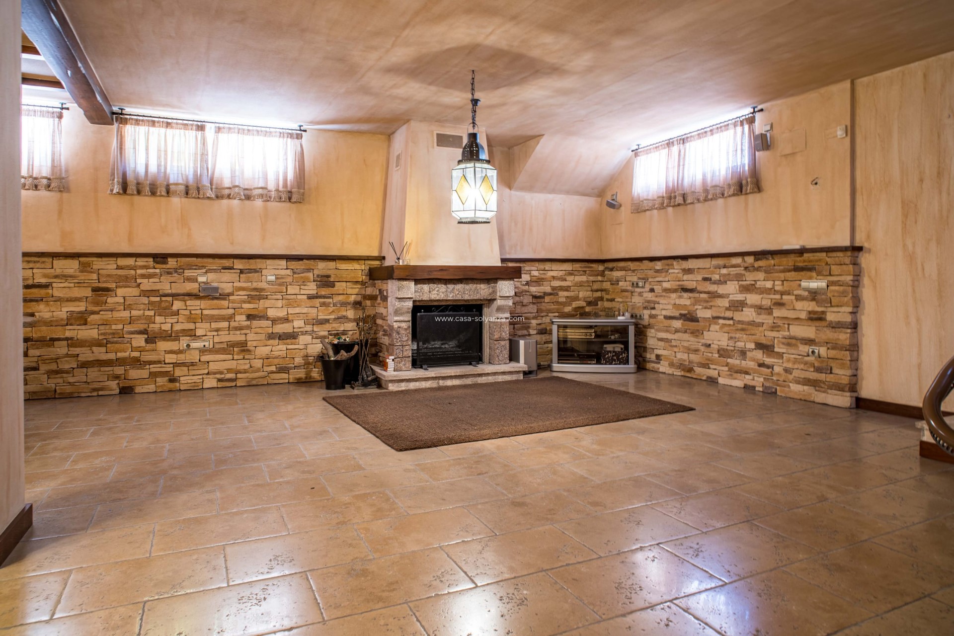 Resale - Villa - Elda