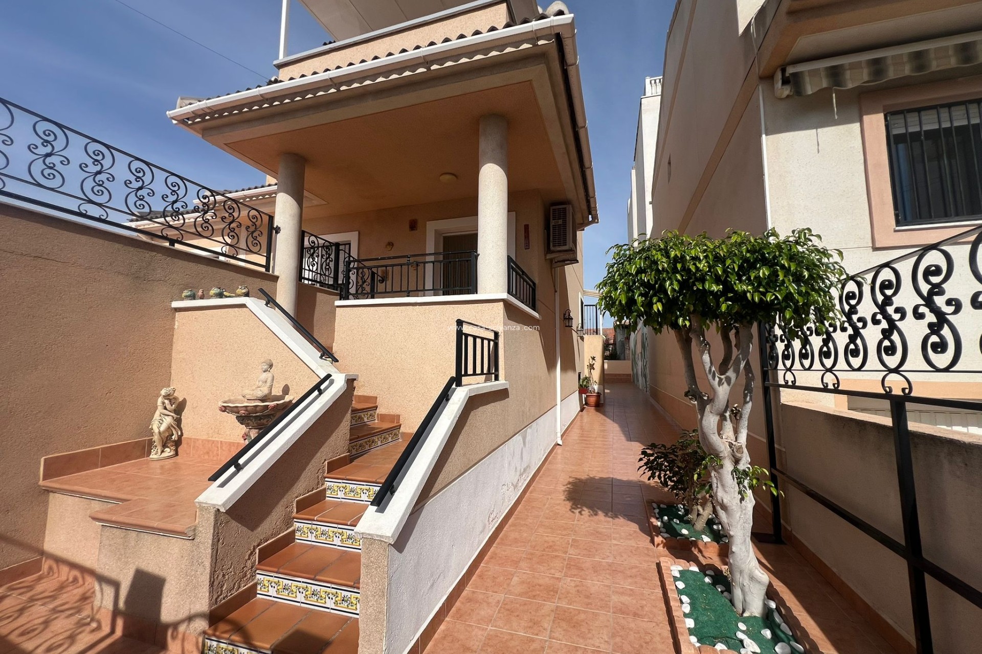 Resale - Villa - Formentera de Segura - 0