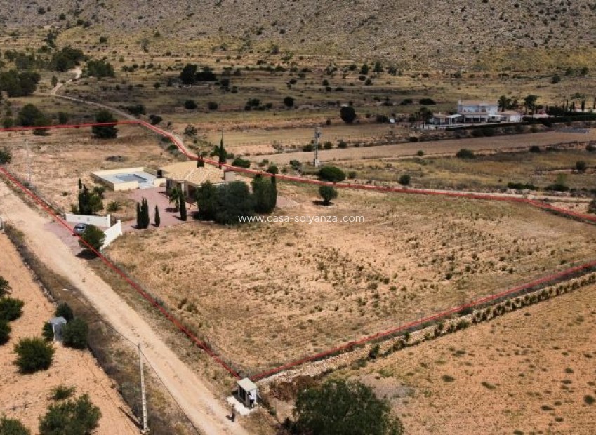Resale - Villa - Hondón de las Nieves - Inland