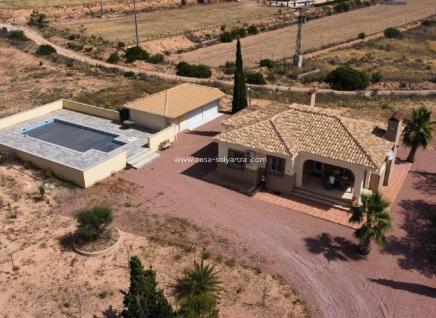 Resale - Villa - Hondón de las Nieves - Inland