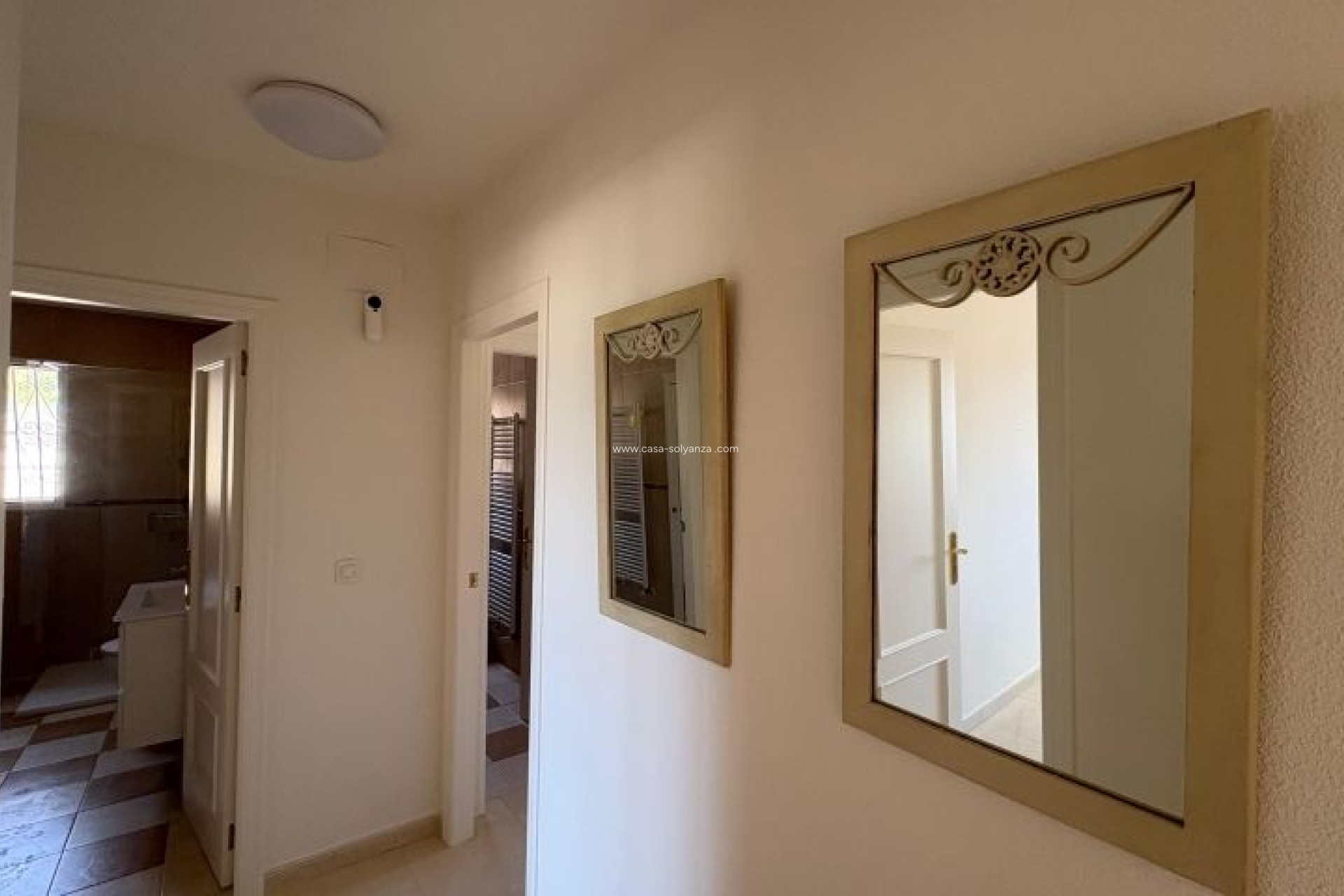 Resale - Villa - Hondón de las Nieves - Inland