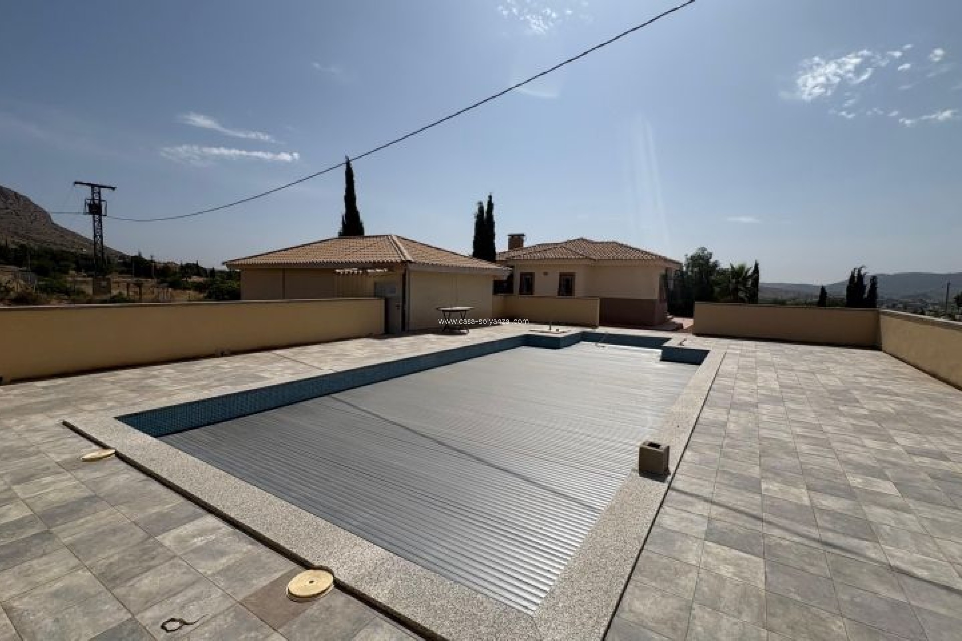 Resale - Villa - Hondón de las Nieves - Inland