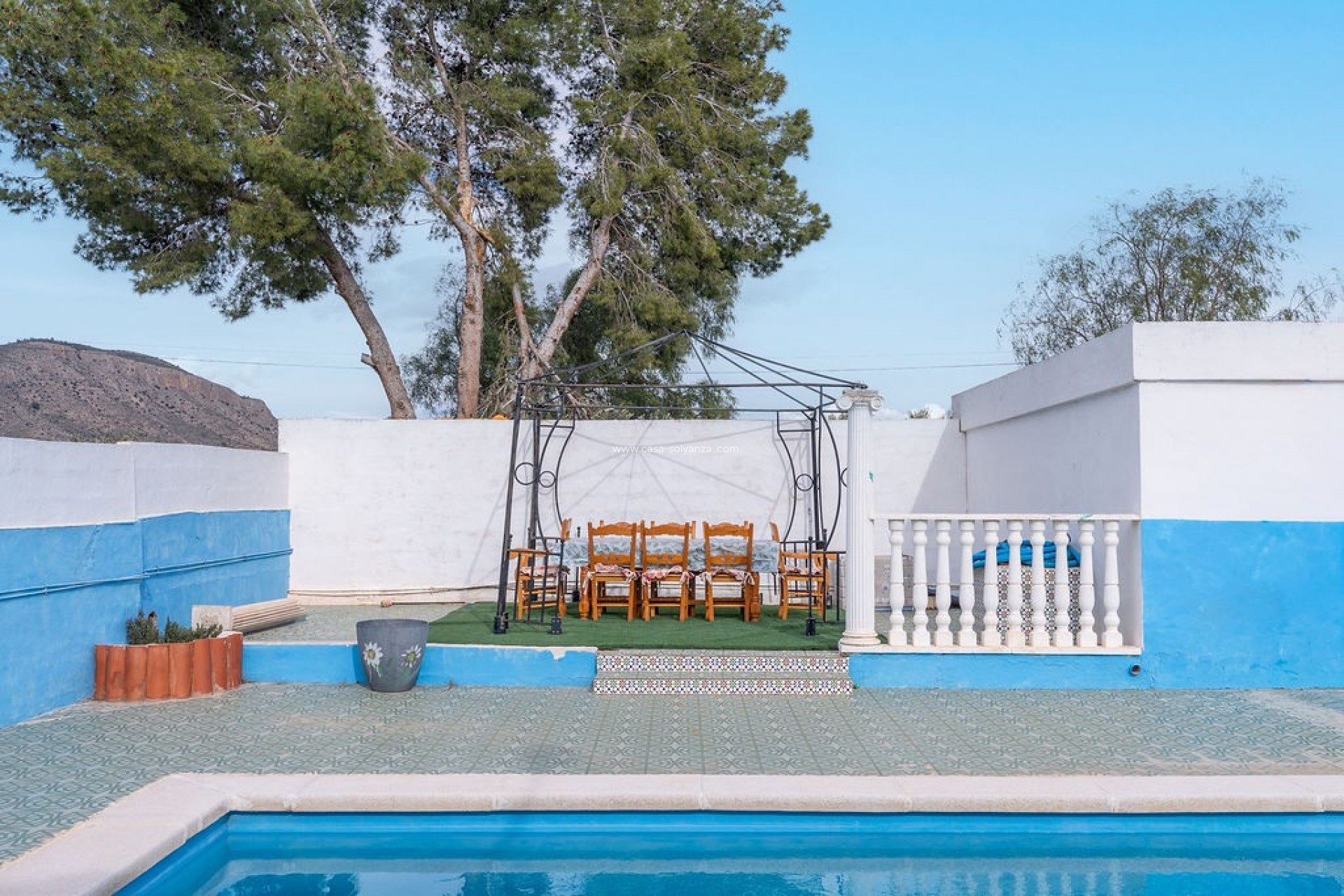 Resale - Villa - Hondón de las Nieves - Inland