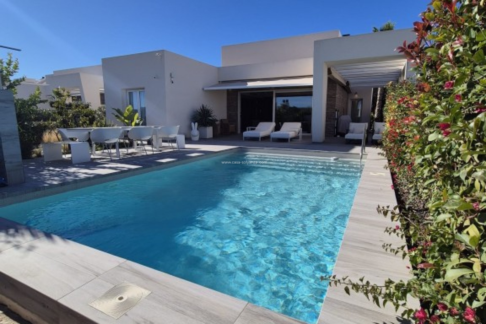 Resale - Villa - La Finca Golf - Inland