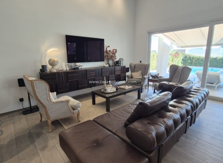 Resale - Villa - La Finca Golf - Inland