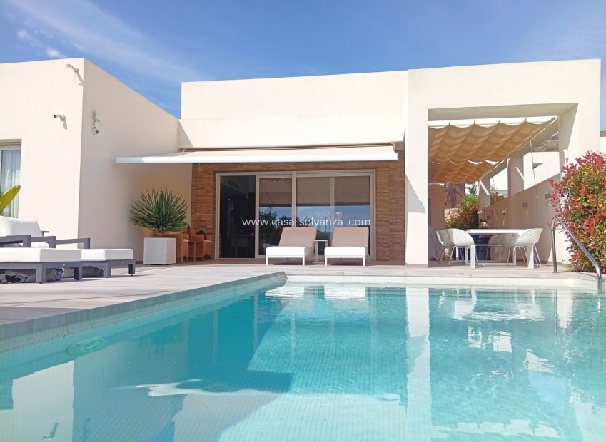 Resale - Villa - La Finca Golf - Inland