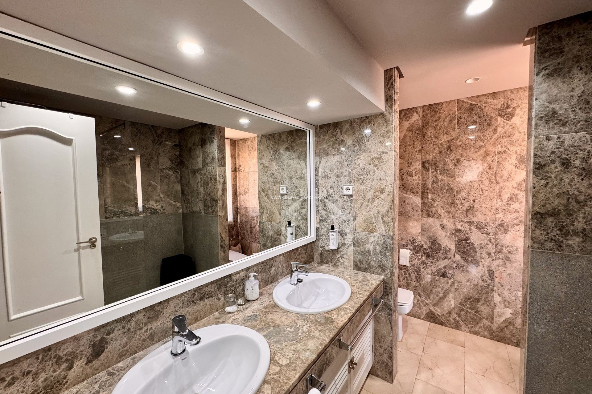 Resale - Villa - La Manga del Mar Menor - Costa Calida