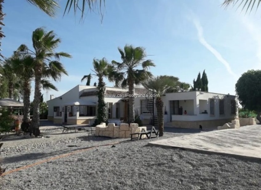 Resale - Villa - La Matanza - Inland