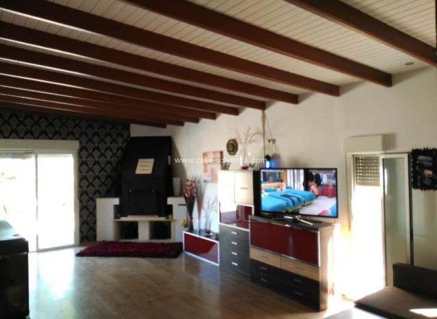 Resale - Villa - La Matanza - Inland