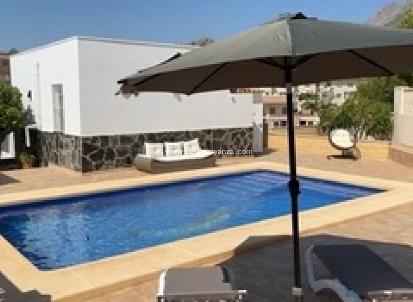 Resale - Villa - La Nucía - Costa Blanca