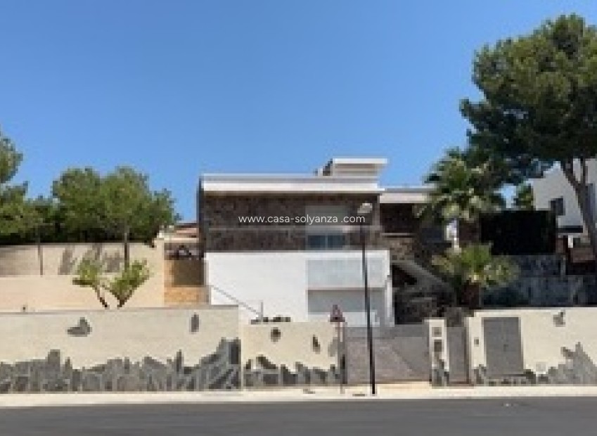 Resale - Villa - La Nucía - Costa Blanca
