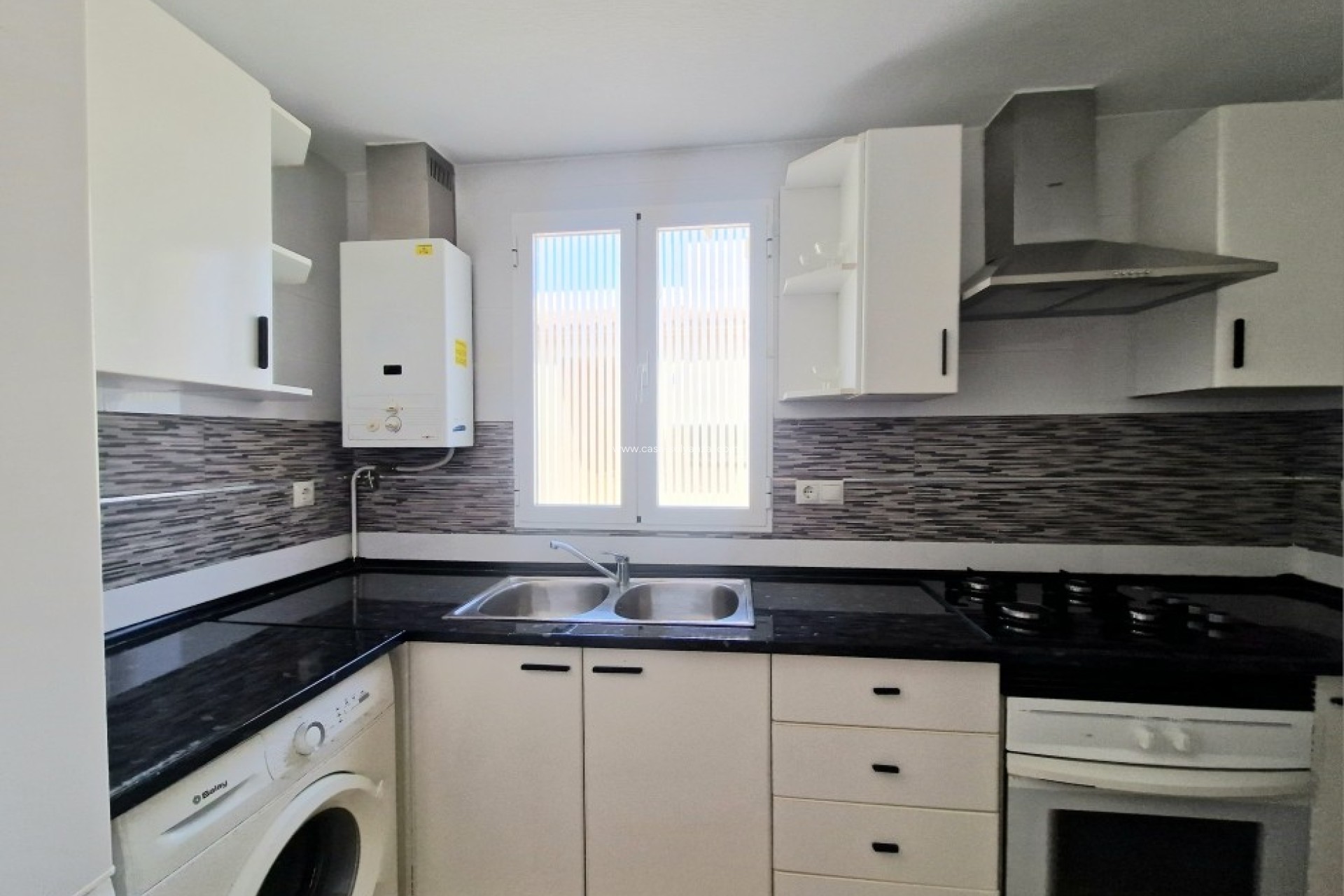 Resale - Villa - La Nucía - Costa Blanca