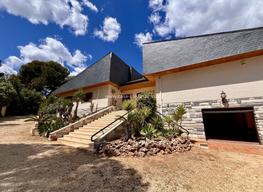 Resale - Villa - La Nucía - Costa Blanca