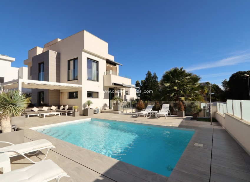 Resale - Villa - La Nucía - Costa Blanca