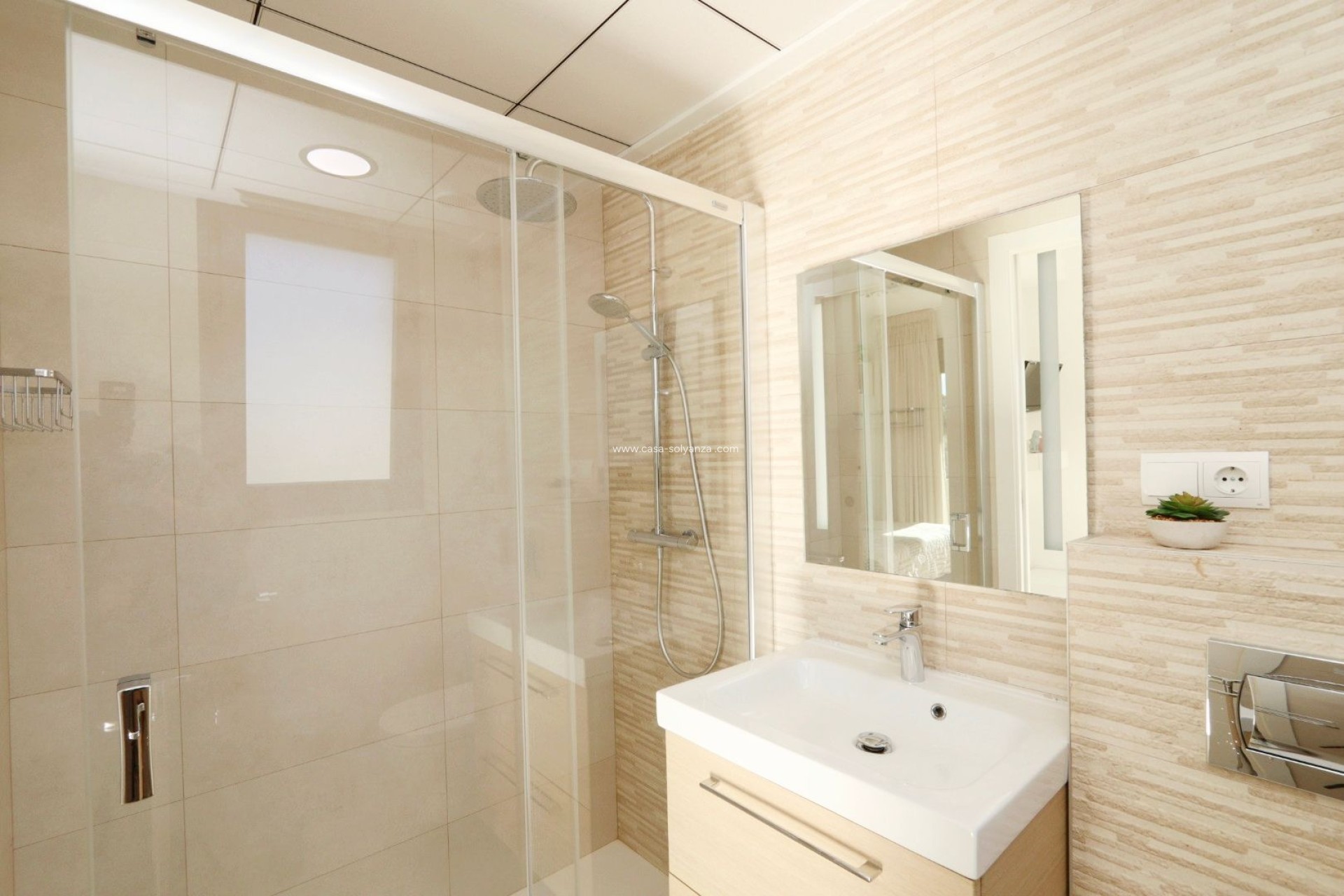 Resale - Villa - La Nucía - Costa Blanca