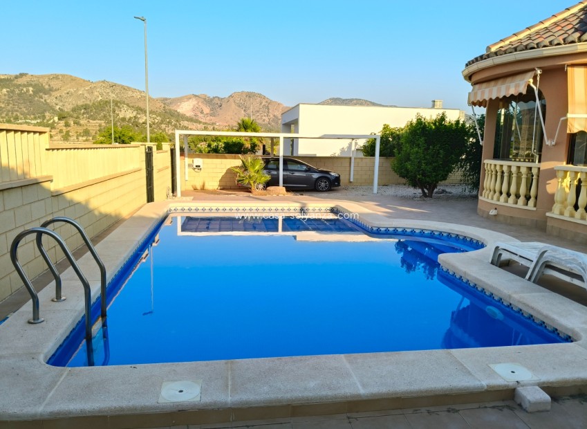 Resale - Villa - La Romana - Inland