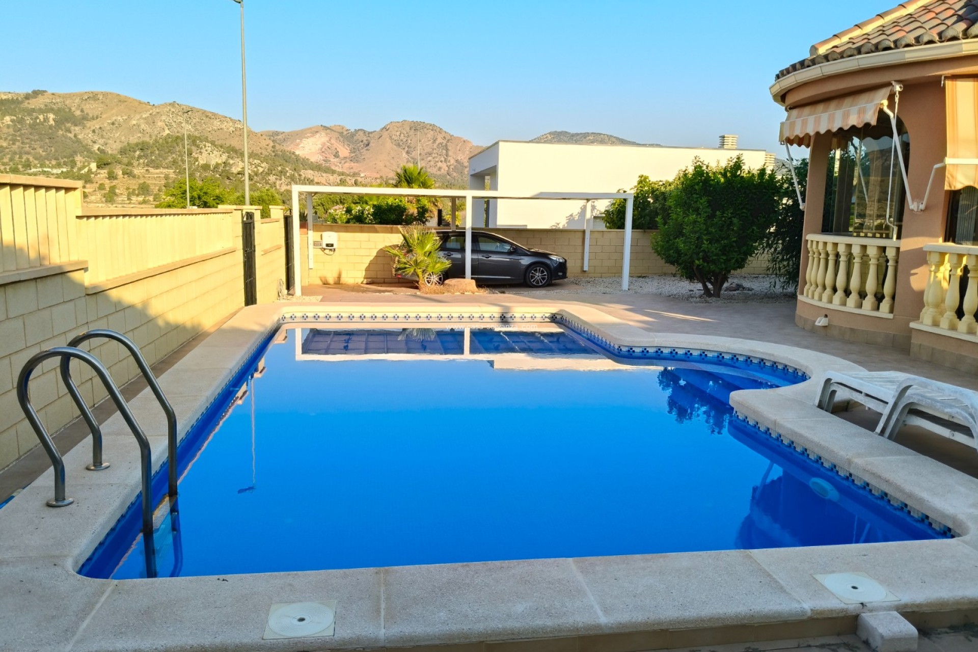 Resale - Villa - La Romana - Inland