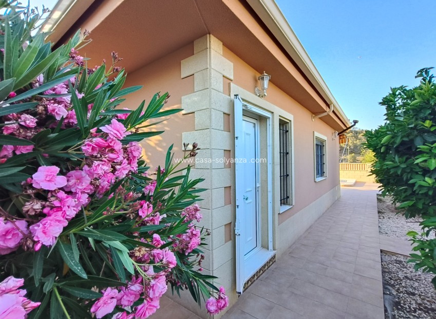 Resale - Villa - La Romana - Inland