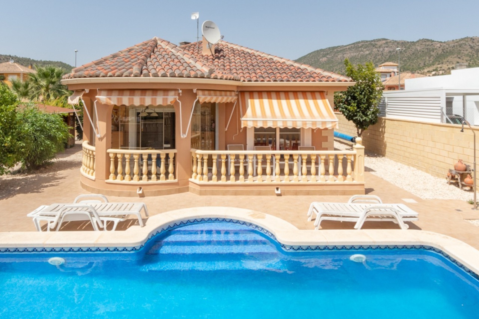 Resale - Villa - La Romana - Inland