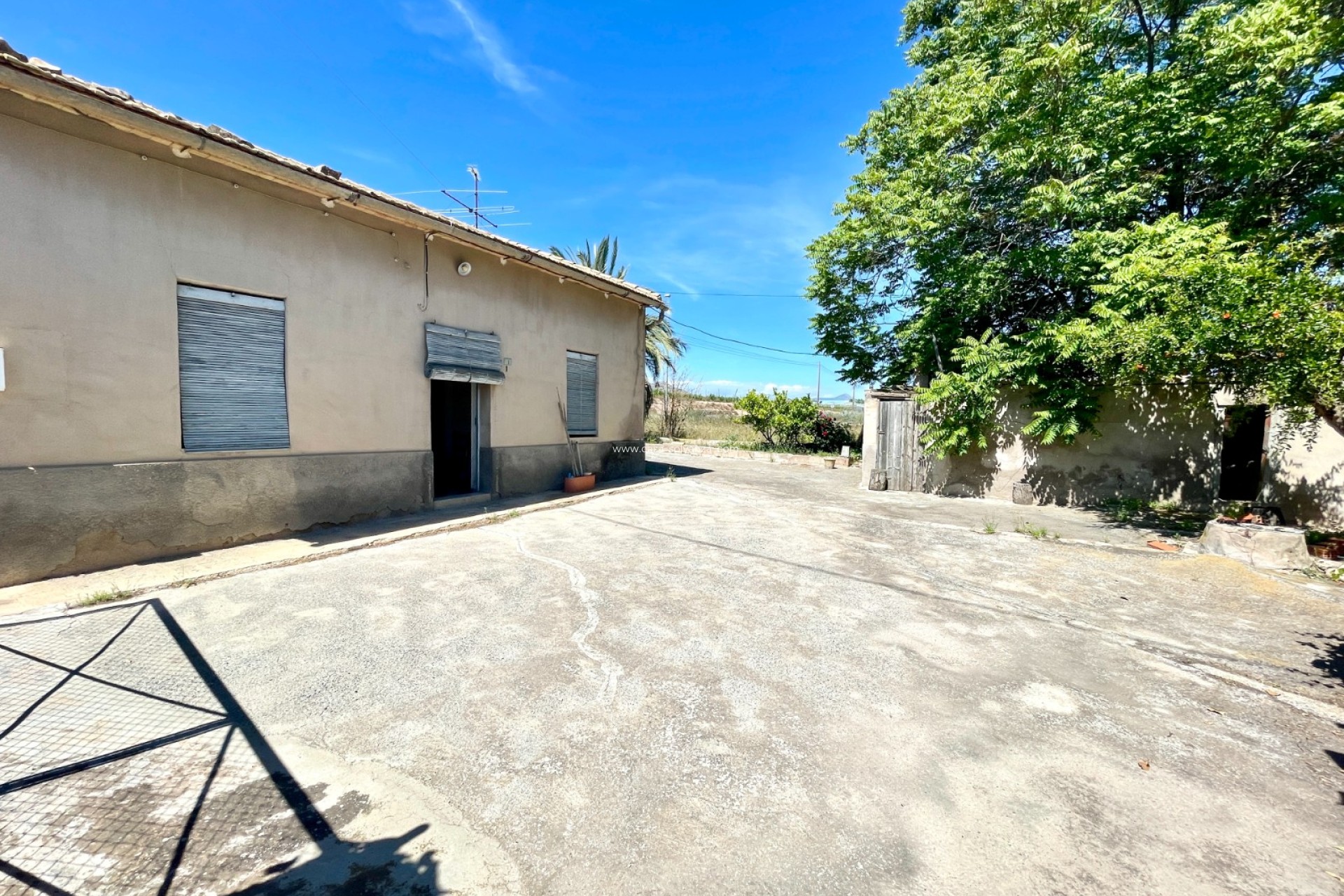 Resale - Villa - La Romana - Inland