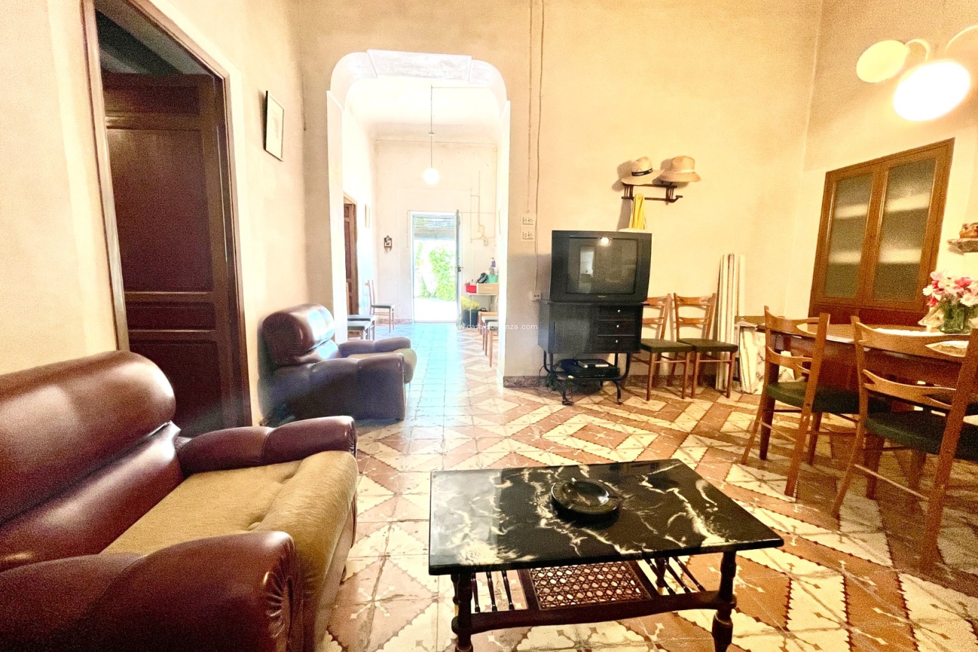 Resale - Villa - La Romana - Inland