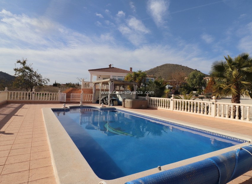 Resale - Villa - La Romana