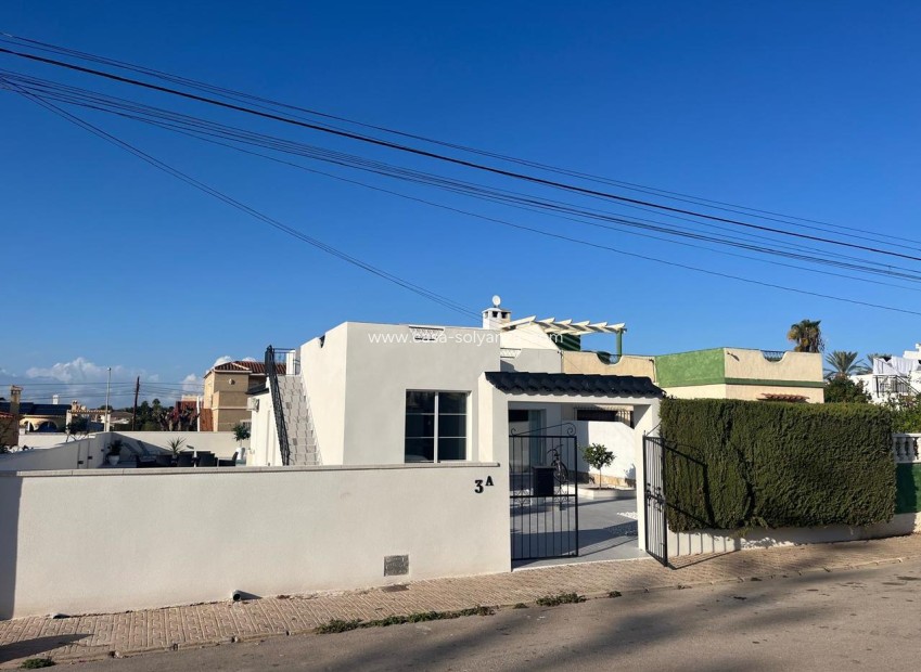 Resale - Villa - La Siesta - Costa Blanca