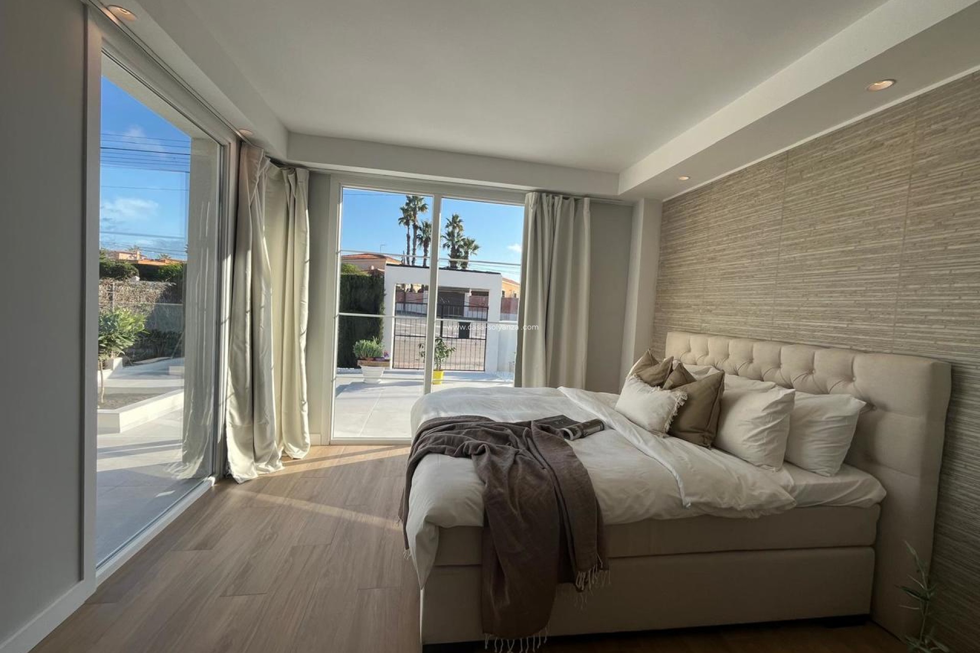 Resale - Villa - La Siesta - Costa Blanca