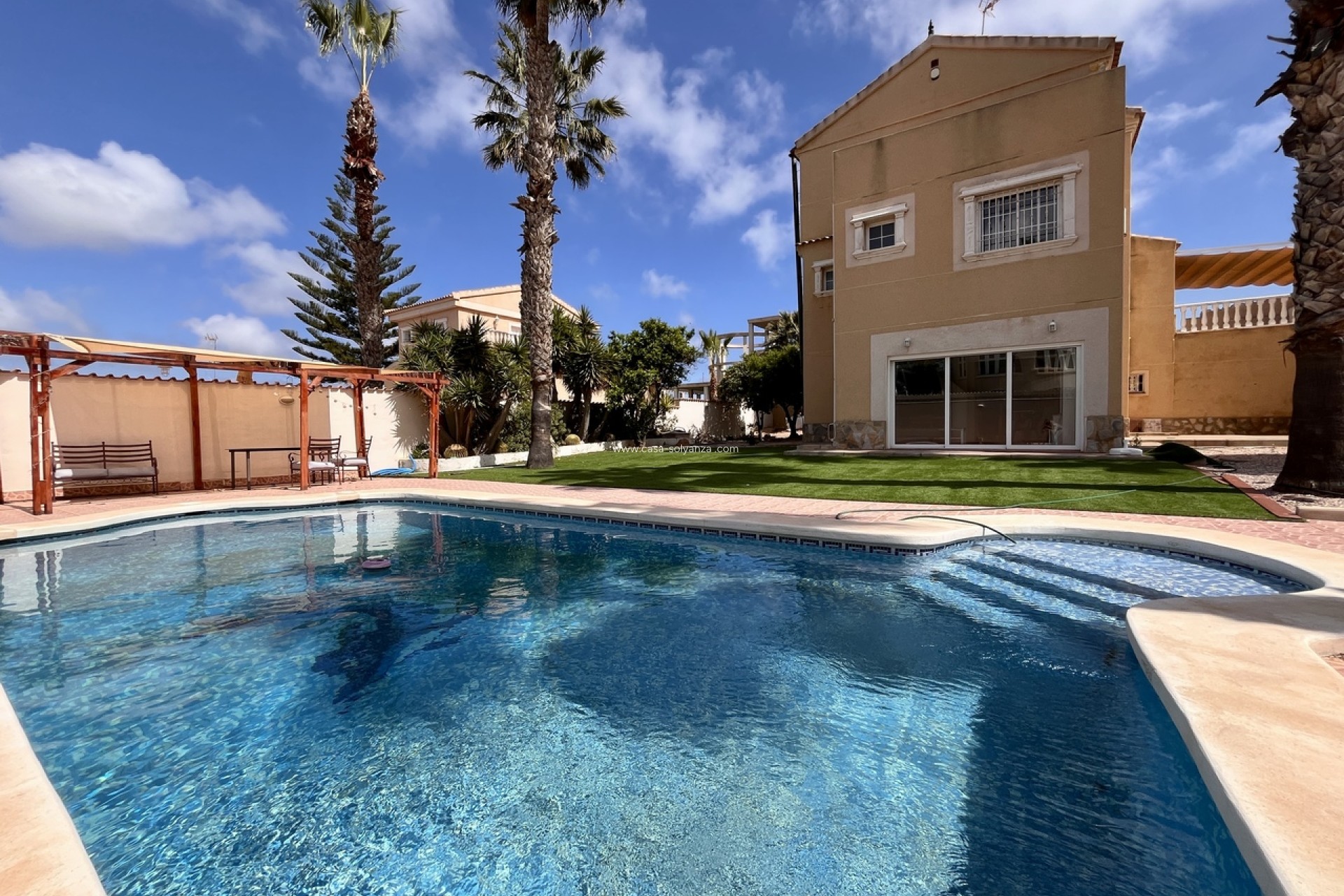 Resale - Villa - La Zenia - Costa Blanca
