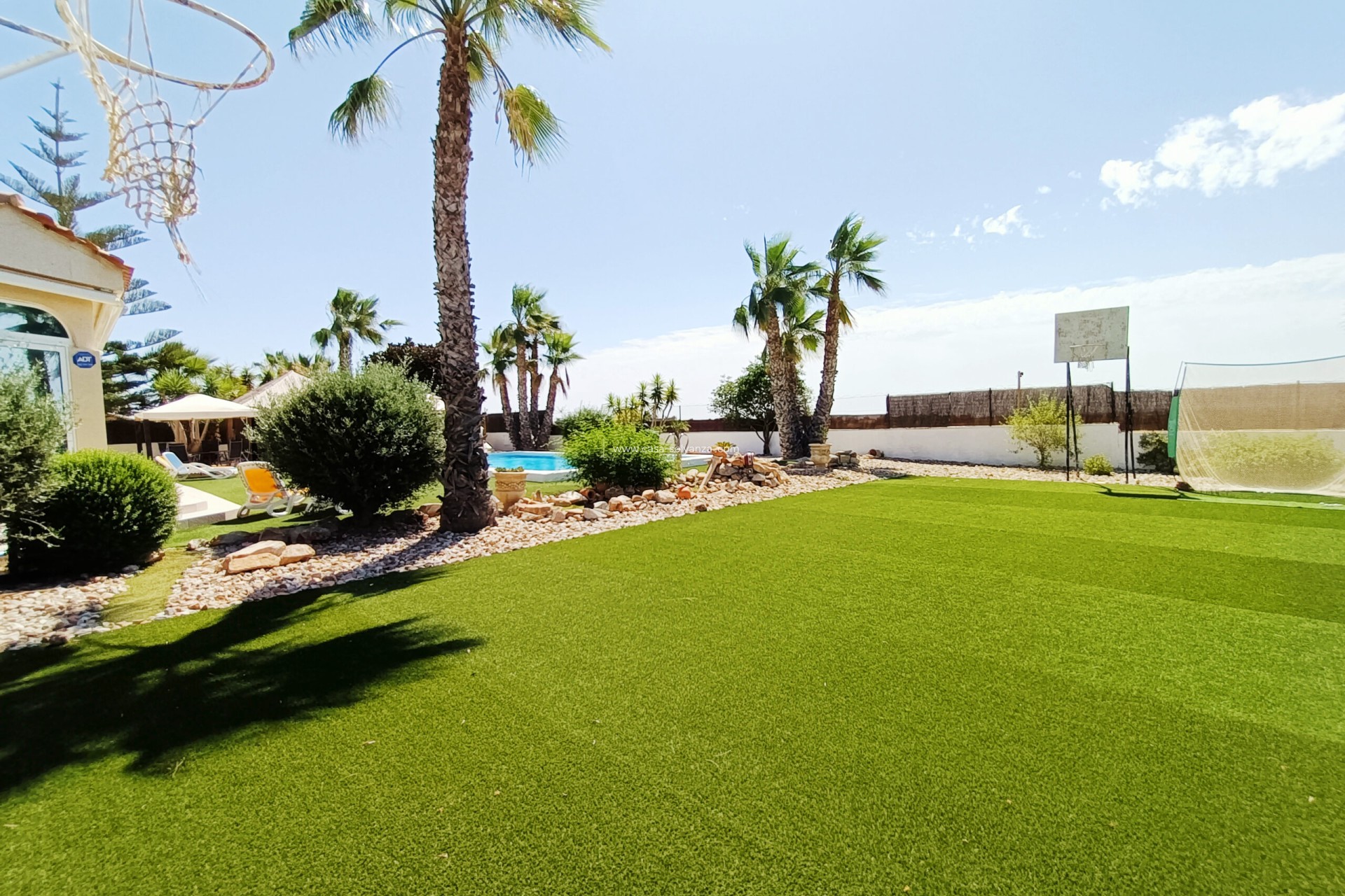 Resale - Villa - Lo Santiago - Inland