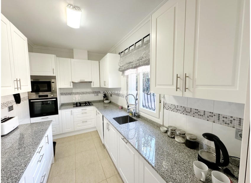 Resale - Villa - Lo Santiago - Inland