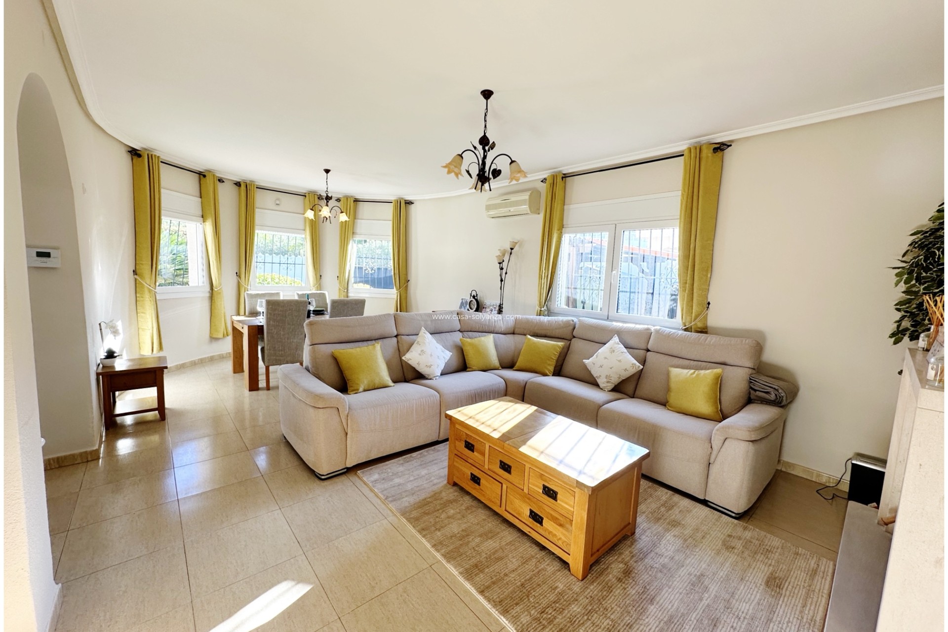 Resale - Villa - Lo Santiago - Inland