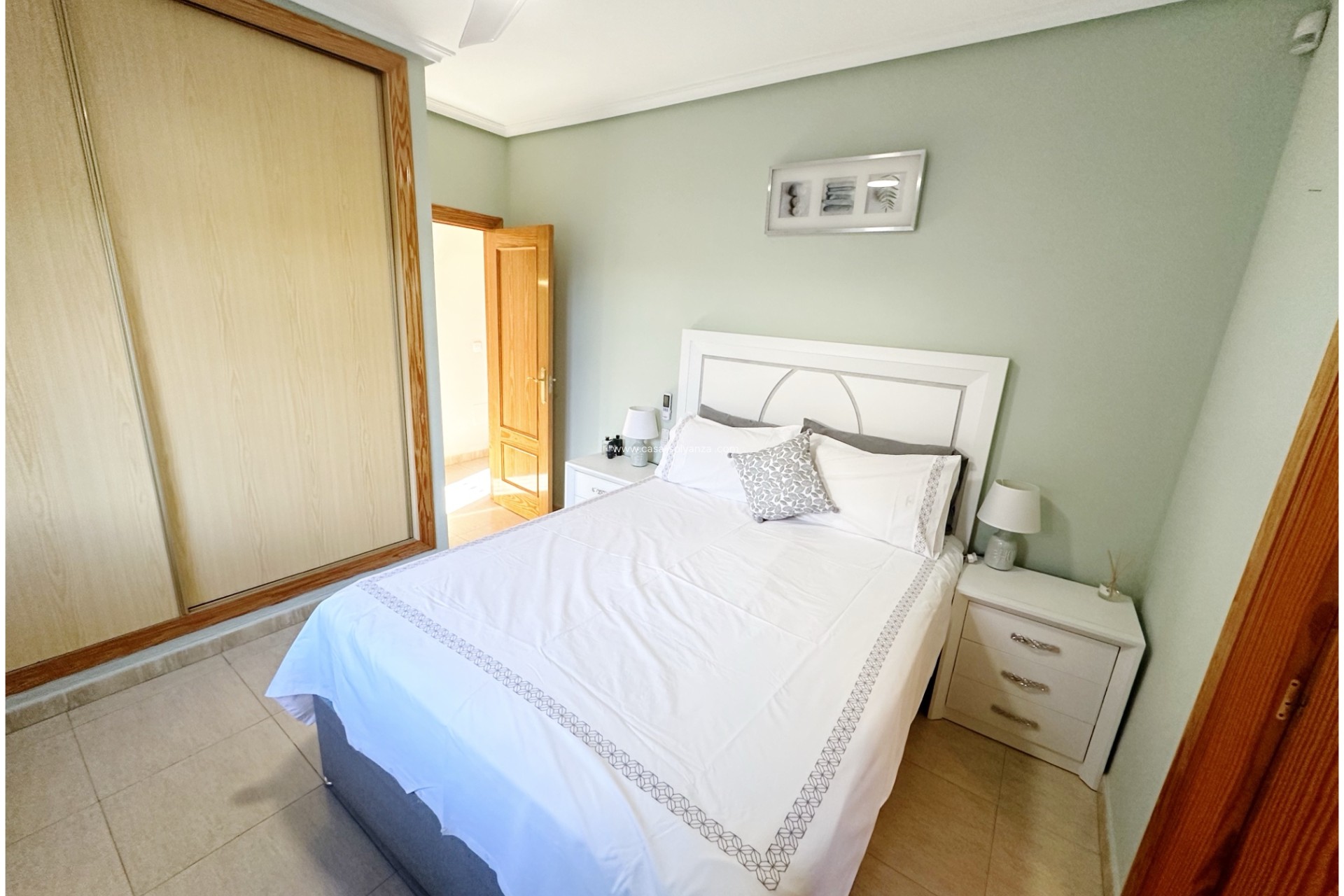 Resale - Villa - Lo Santiago - Inland