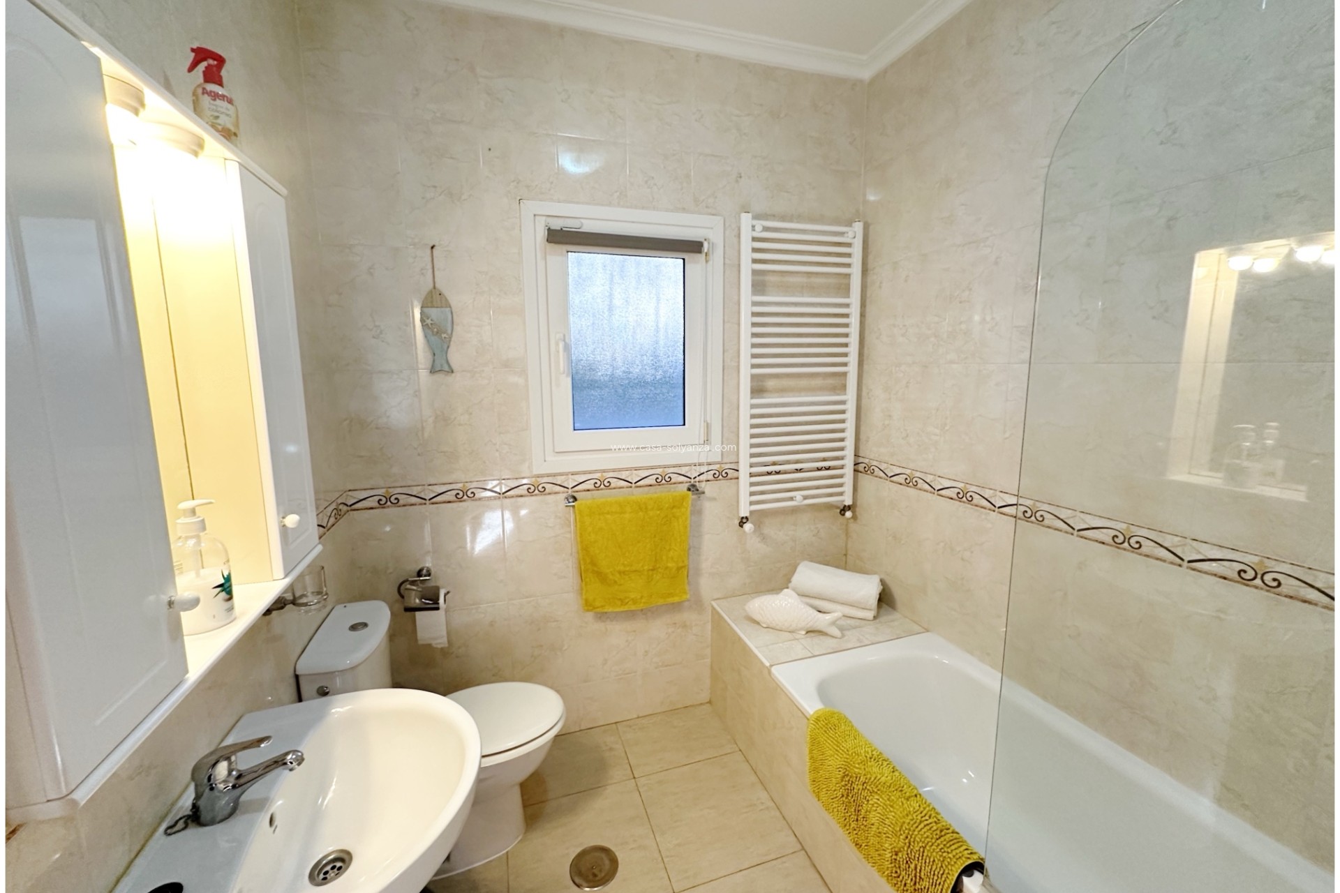 Resale - Villa - Lo Santiago - Inland