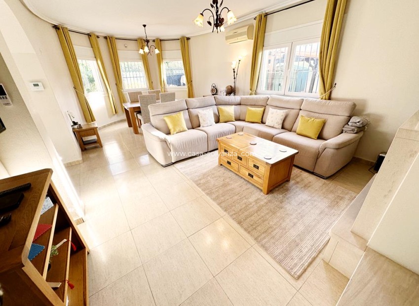 Resale - Villa - Lo Santiago - Inland